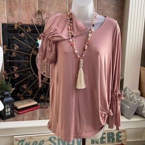 Fantastic NEW Matte Rose’ Blush Q&A Blouse Medium